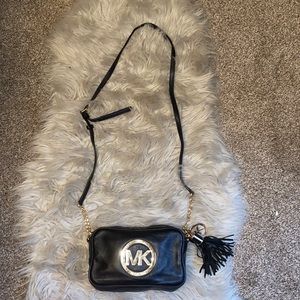 MICHAEL KORS crossbody bag.